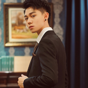 暗棕色同款西裝定制